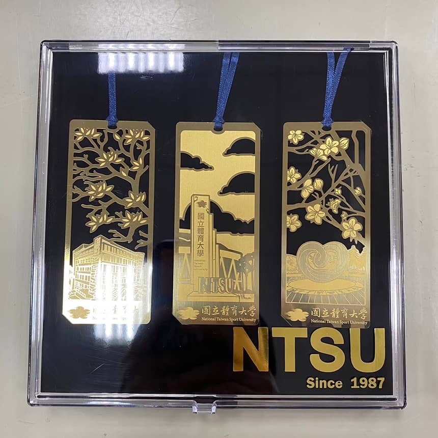 校園拋光噴砂黃銅書籤組+壓克力盒 - MicroMetal | Precision Metal Etching Manufacturer