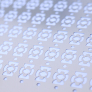 電子連接器和接頭